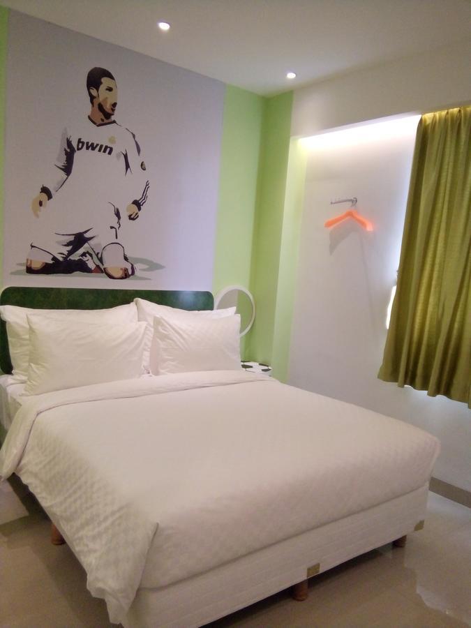 Uniq Hotel Yogyakarta Esterno foto