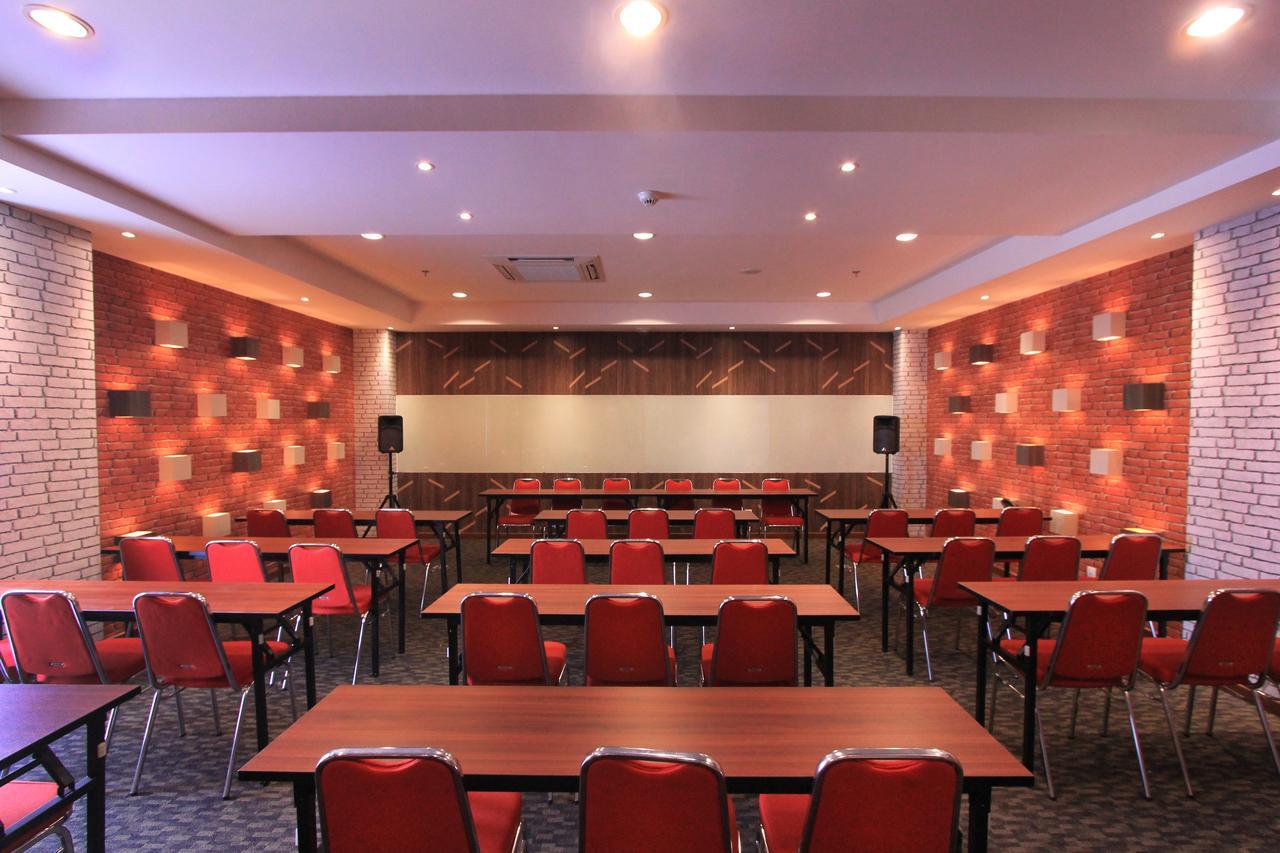 Uniq Hotel Yogyakarta Esterno foto