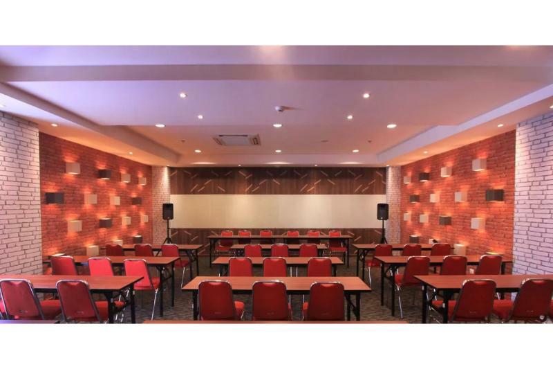 Uniq Hotel Yogyakarta Esterno foto
